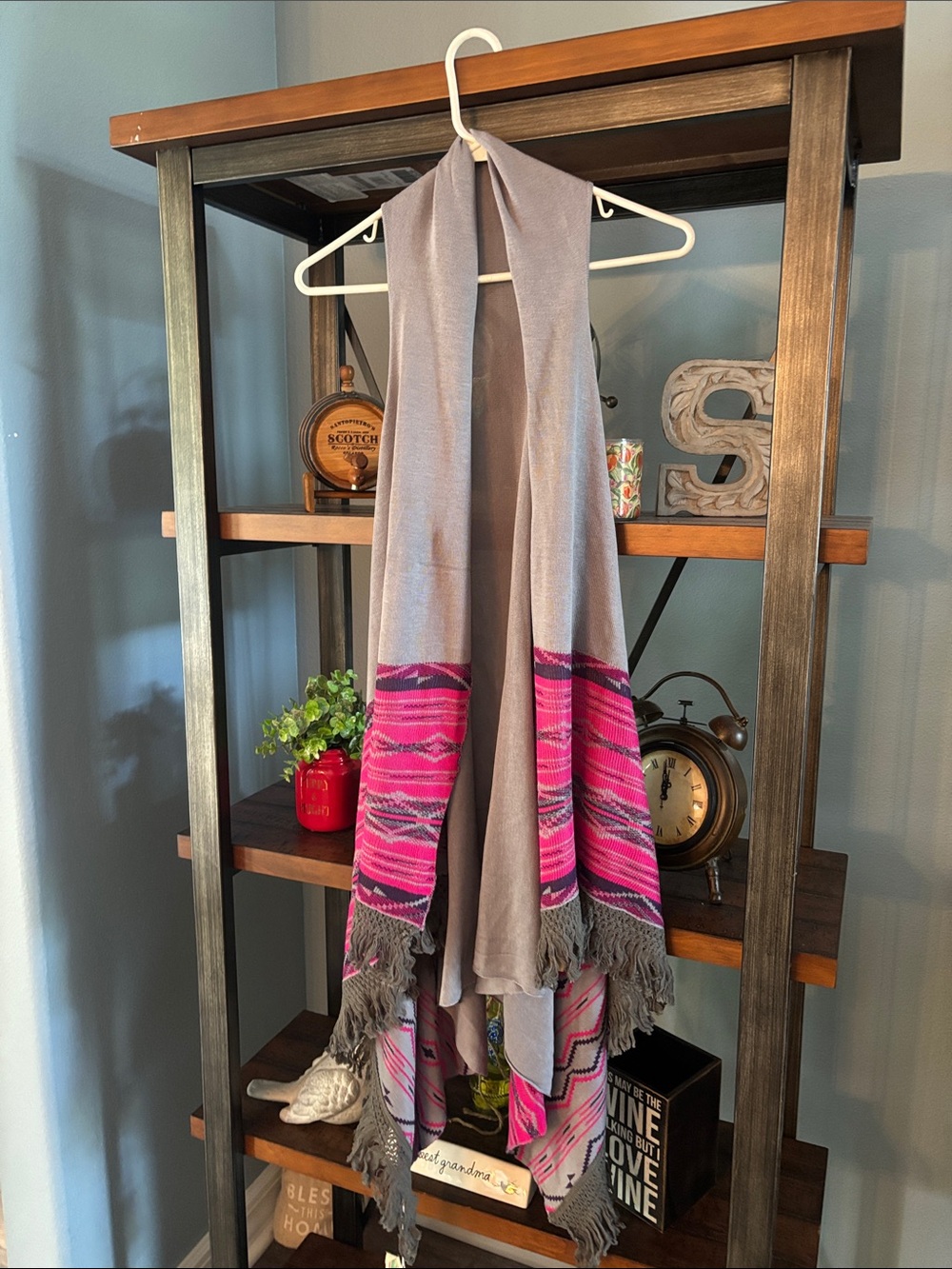 Aratta Gray Shawl with Hot Pink Patterned Panels and Fringe nwt